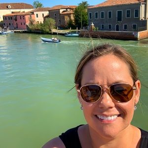 Meet your Posher, Jennifer